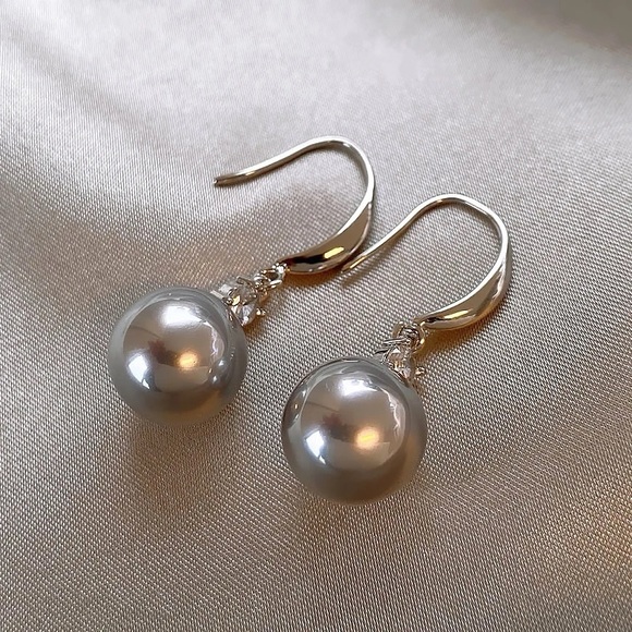 Jewelry - 3/$40 NWT French Grey Imitation Pearl Earrings